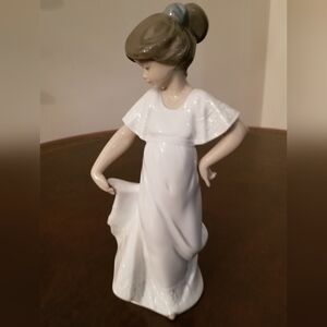 NAO by Lladro "How Pretty" Girl Dancing Porcelain Figurine #1110